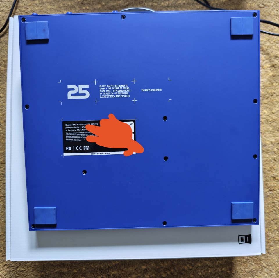 Vendo Maschine mk3 edición limitada 25 aniversario. de segunda mano · Foto 4 de 5 · Bizkaia · 350 €