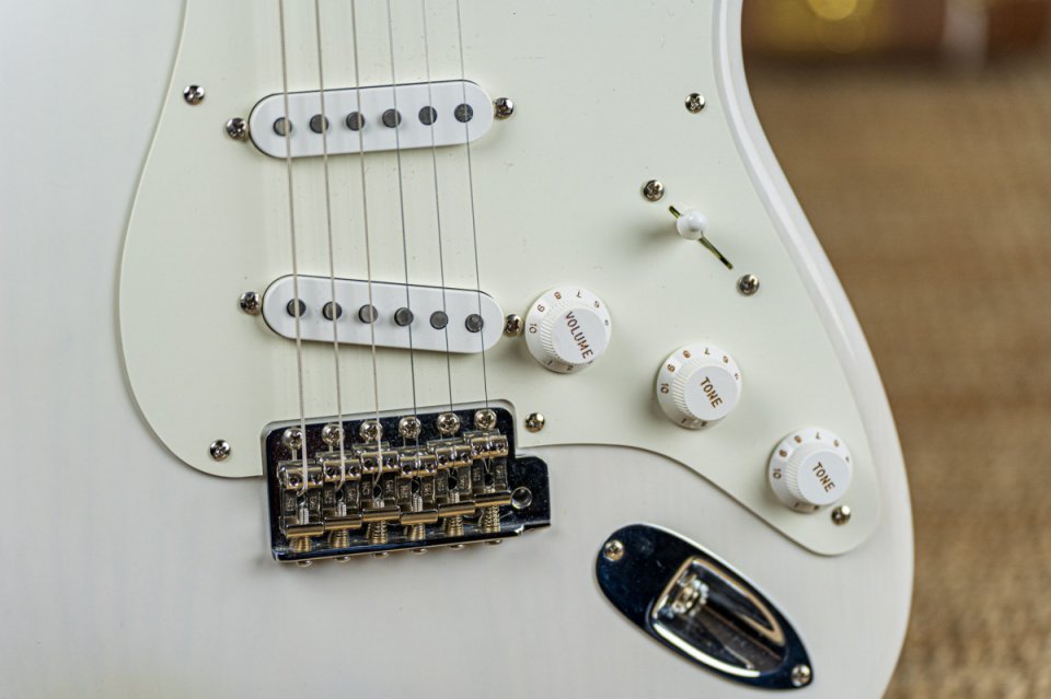 Fender American Original 50s Stratocaster color blanco