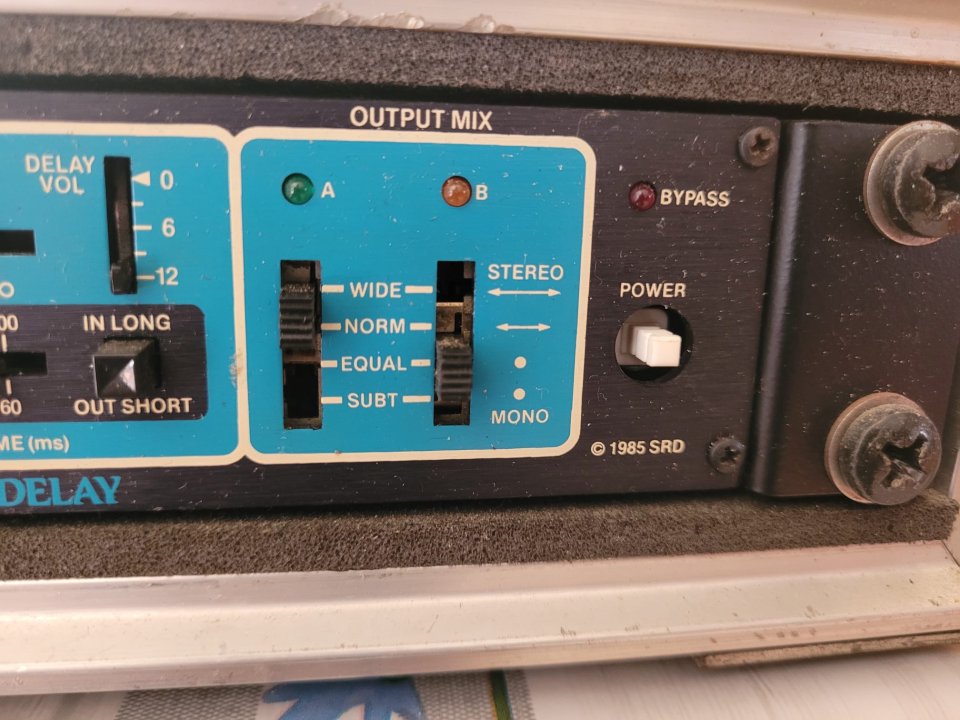 Rocktron sustainer+Stereo Chorus Delay