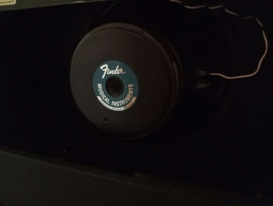 Fender Stage 112 de segunda mano · Foto 4 de 6 · Valencia · 150 €