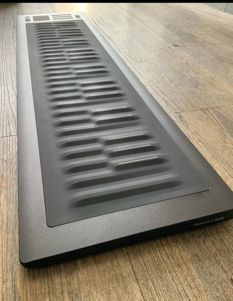 Rolo seaboard 49 de segunda mano · Foto 3 de 4 · Madrid · 650 €