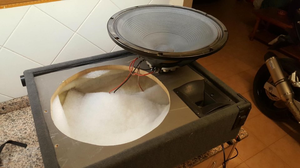 Equipo sonido Beyma/Musicson/Amcrom Macrotech 2400 // 3000w RMS// de segunda mano · Foto 7 de 10 · Valencia · 3200 €