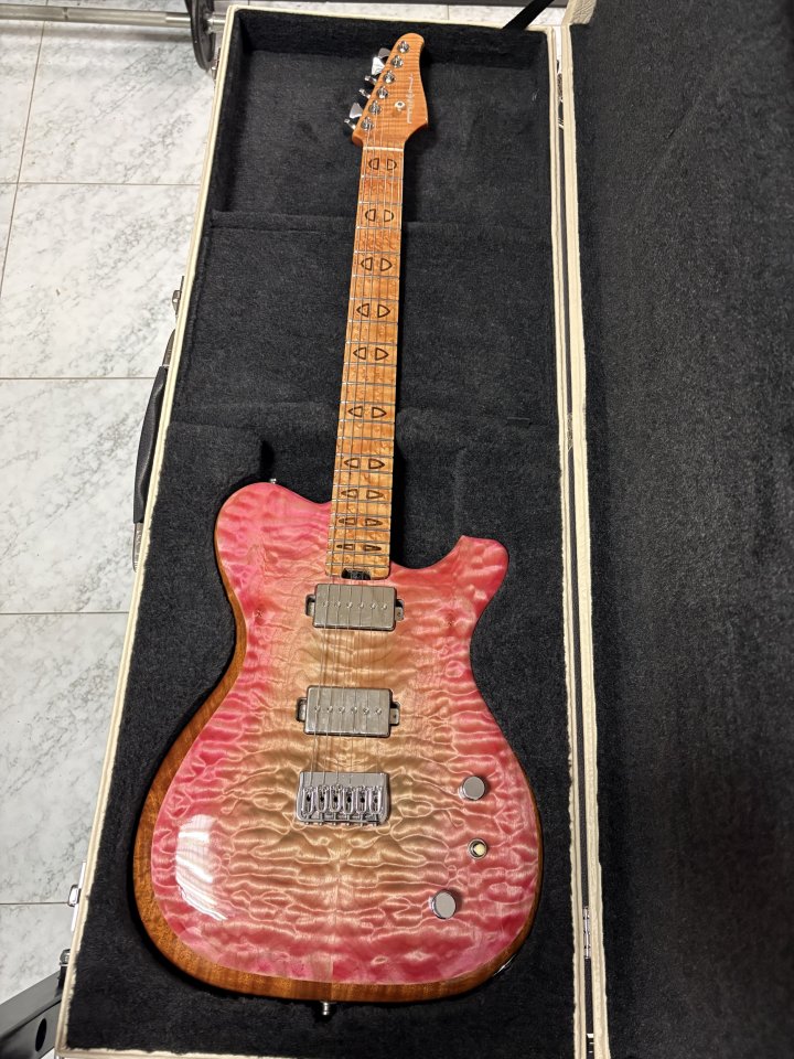 Guitarra 10 aniversario jorge moreno de segunda mano · Foto 1 de 8 · Illes Balears · 2500 €