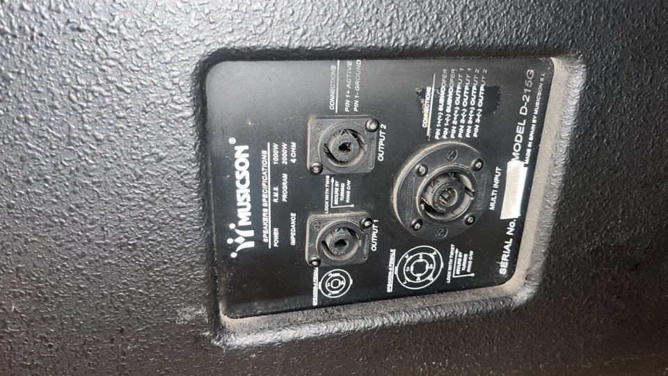 Equipo sonido Beyma/Musicson/Amcrom Macrotech 2400 // 3000w RMS// de segunda mano · Foto 3 de 10 · Valencia · 3200 €