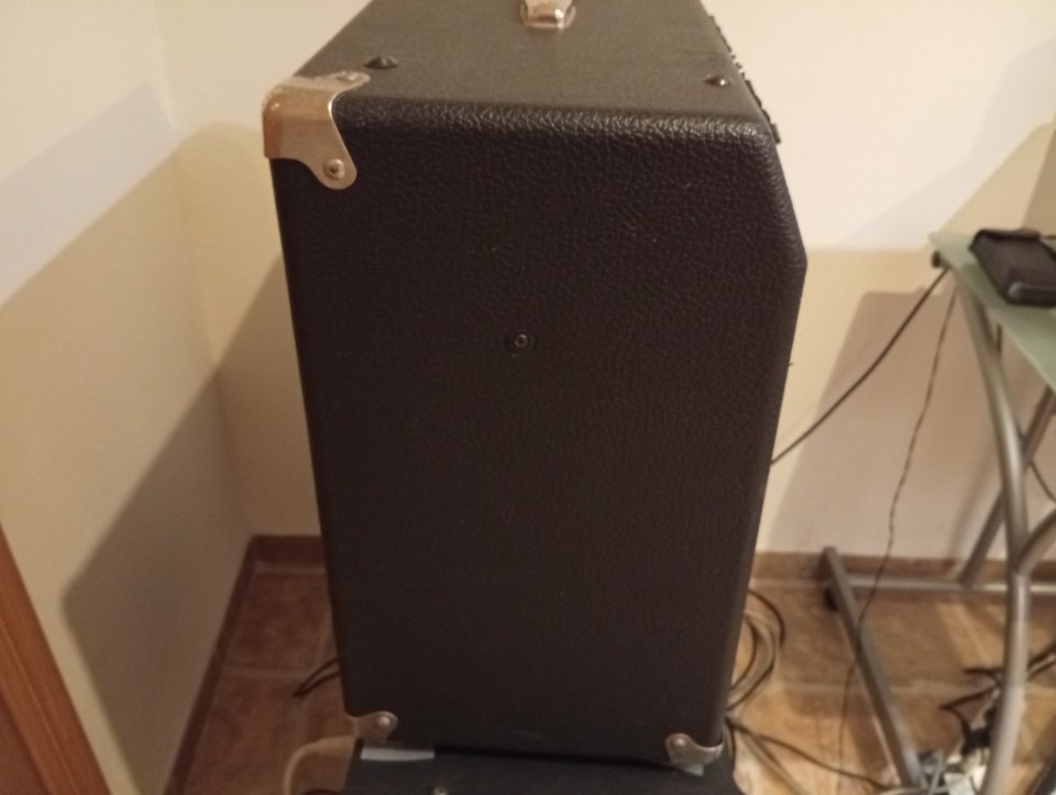 Fender Stage 112 de segunda mano · Foto 6 de 6 · Valencia · 150 €