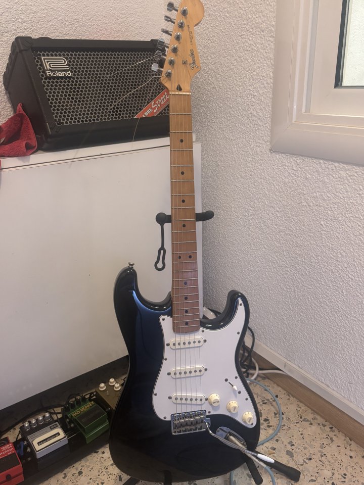 Fender Stratocaster Japan de segunda mano · Foto 1 de 6 · Barcelona · 952 €