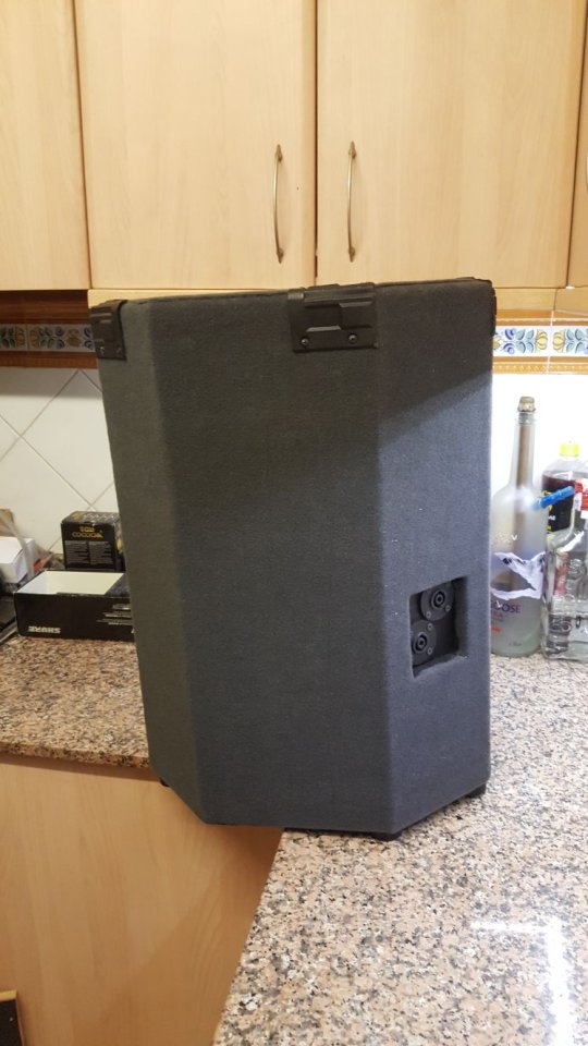 Equipo sonido Beyma/Musicson/Amcrom Macrotech 2400 // 3000w RMS// de segunda mano · Foto 9 de 10 · Valencia · 3200 €