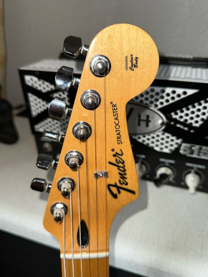 Fender Stratocaster Standard Mex de segunda mano · Foto 2 de 6 · Almería · 600 €