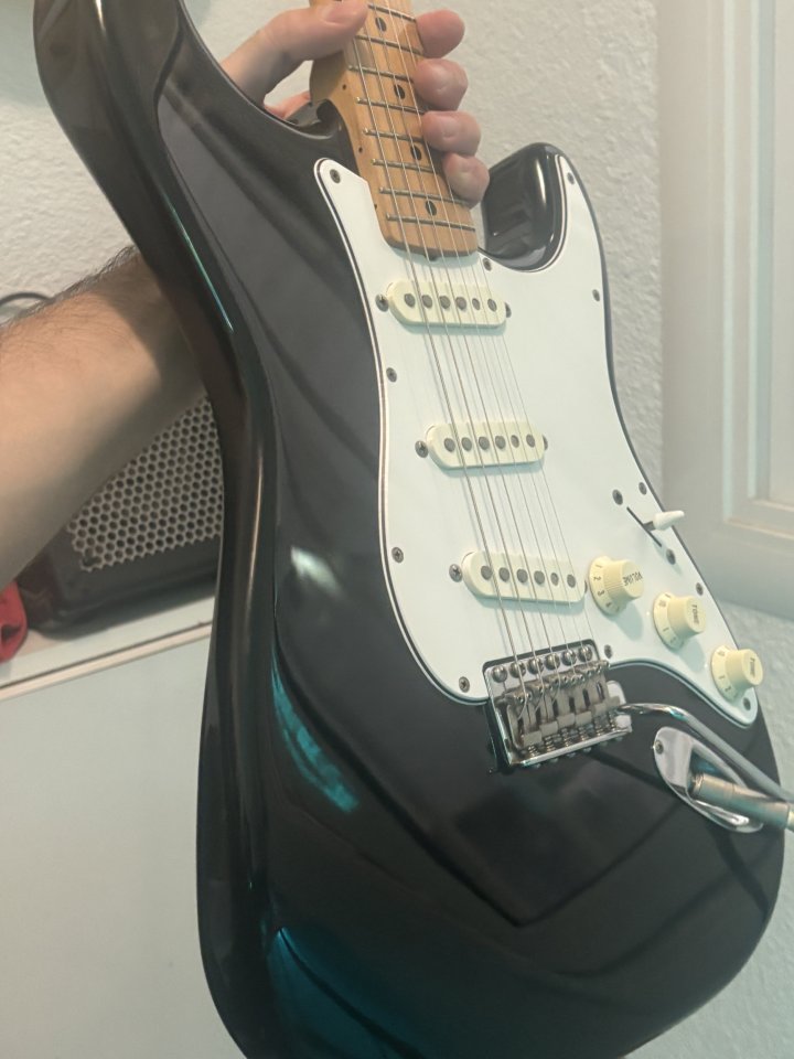 Fender Stratocaster Japan de segunda mano · Foto 3 de 6 · Barcelona · 952 €