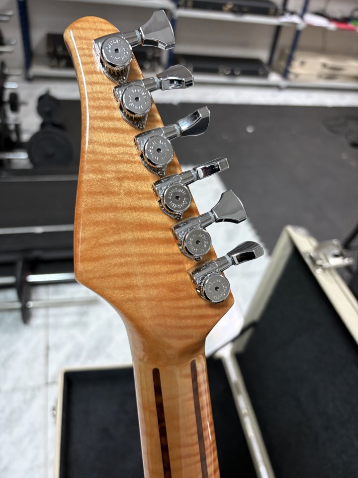 Guitarra 10 aniversario jorge moreno de segunda mano · Foto 5 de 8 · Illes Balears · 2500 €