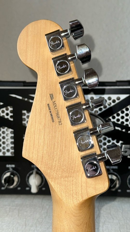 Fender Stratocaster Standard Mex de segunda mano · Foto 3 de 6 · Almería · 600 €