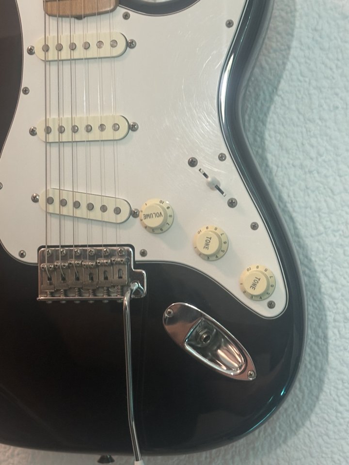 Fender Stratocaster Japan de segunda mano · Foto 4 de 6 · Barcelona · 952 €