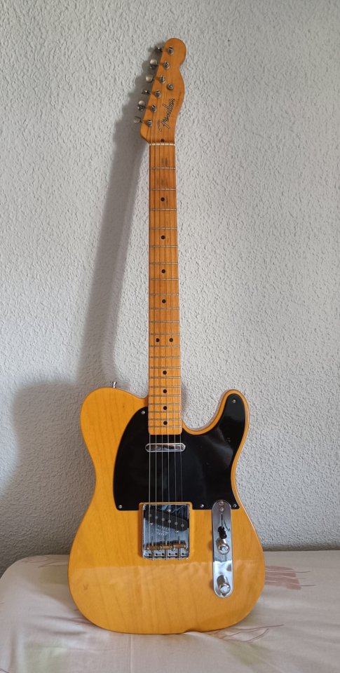 Fender Telecaster AVRI 52 año 2000 de segunda mano · Foto 4 de 10 · Madrid · 1800 €