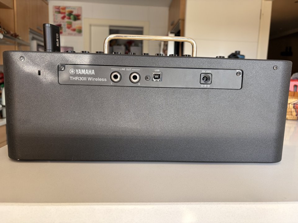 Amplificador Yamaha THR30II + Relay G10T de segunda mano · Foto 4 de 8 · Madrid · 440 €