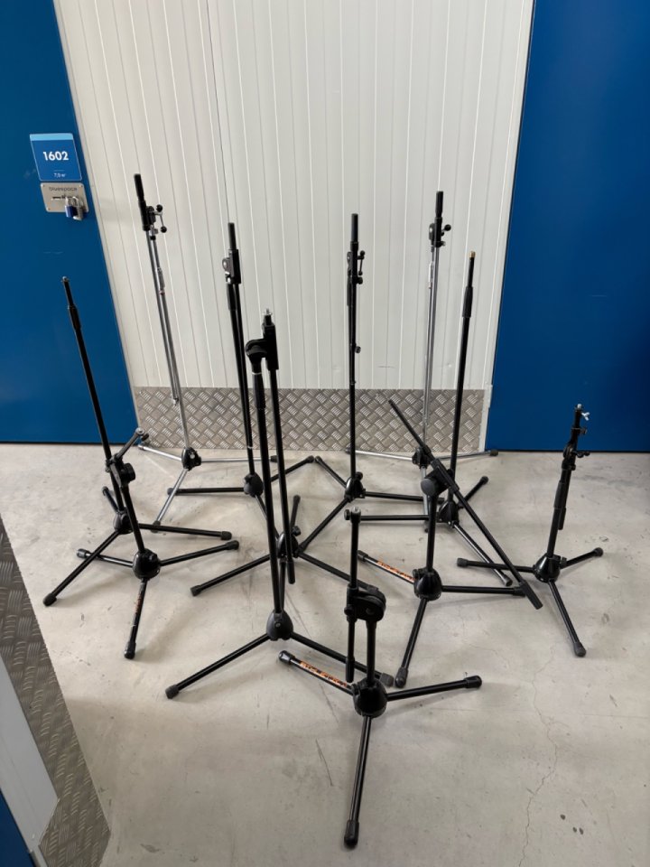 11 Pies de micrófono Regalo fundas de segunda mano · Foto 1 de 3 · Madrid · 215 €