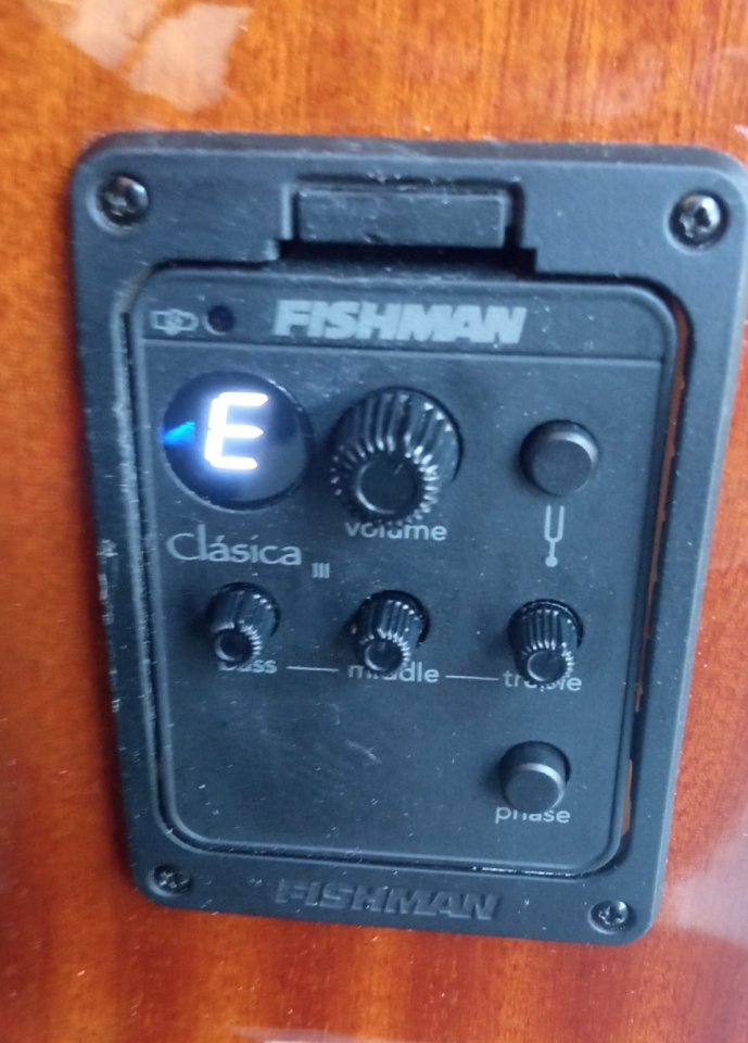Guitarra clásica Admira Malaga ECF con cutaway de segunda mano · Foto 5 de 8 · Cantabria · 250 €