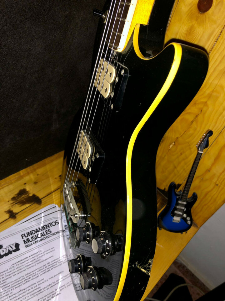 Bajo vintage eko kiwi 1973, escala corta, envío incluido