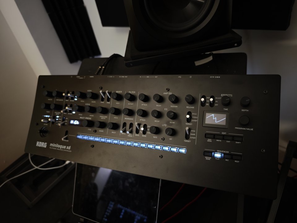 Korg Minilogue XD con extras de segunda mano · Foto 3 de 7 · Granada · 425 €