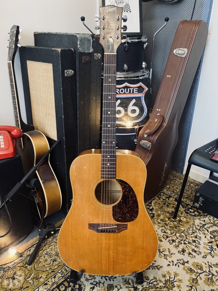 Venta/Cambio Gibson Blue Ridge 1969 (VIDEOS) de segunda mano · Foto 1 de 10 · Madrid · 2000 €