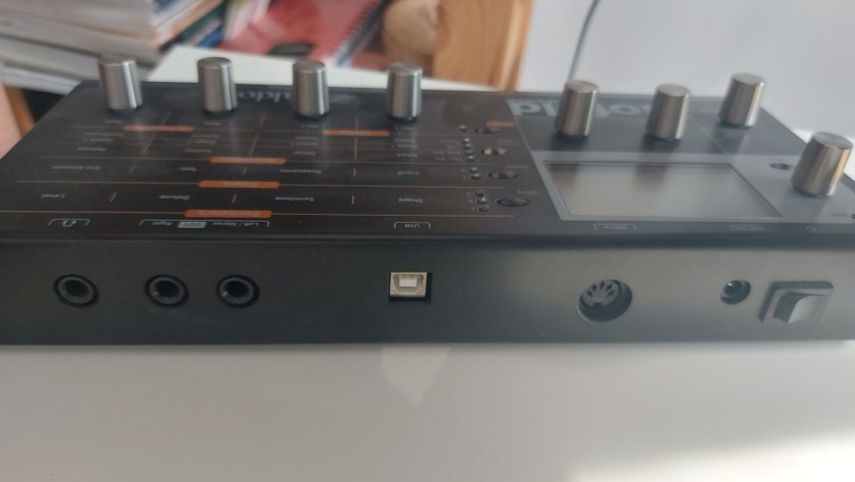 Waldorf blofeld desktop de segunda mano · Foto 2 de 3 · Gipuzkoa · 280 €