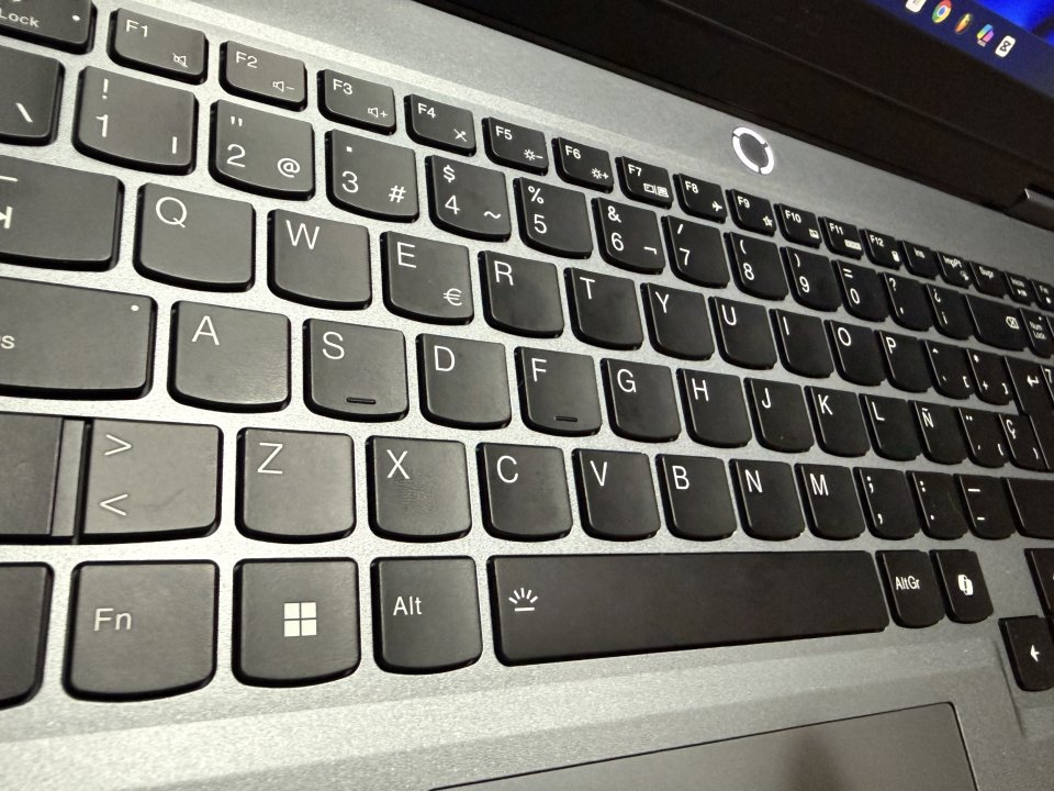 Portátil Lenovo LOQ 15IAX9 i5-12450HX