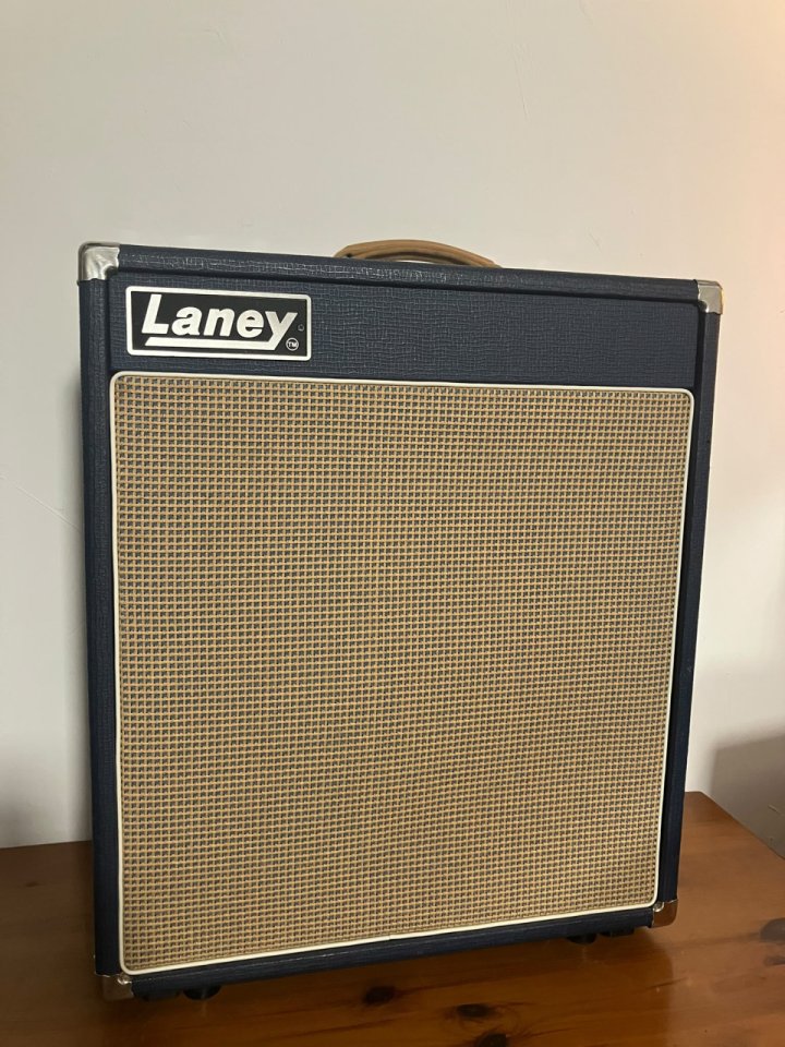 Combo Válvulas Laney Lionheart L20T-410 (Made in UK - 4x10" Jensen) de segunda mano · Foto 1 de 7 · Barcelona · 750 €