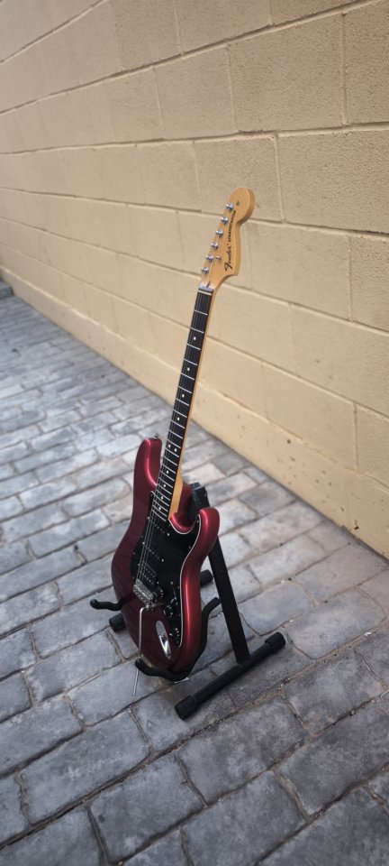 Fender Strat American Special + VegaTrem + DiMarzio de segunda mano · Foto 3 de 10 · Zaragoza · 1300 €