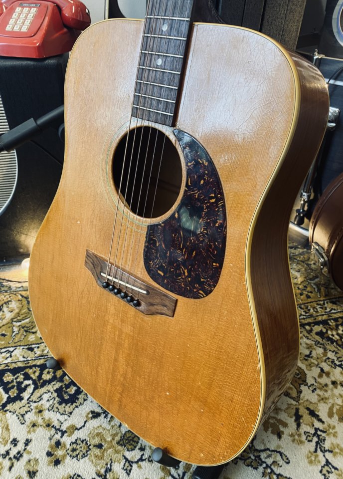 Venta/Cambio Gibson Blue Ridge 1969 (VIDEOS) de segunda mano · Foto 4 de 10 · Madrid · 2000 €