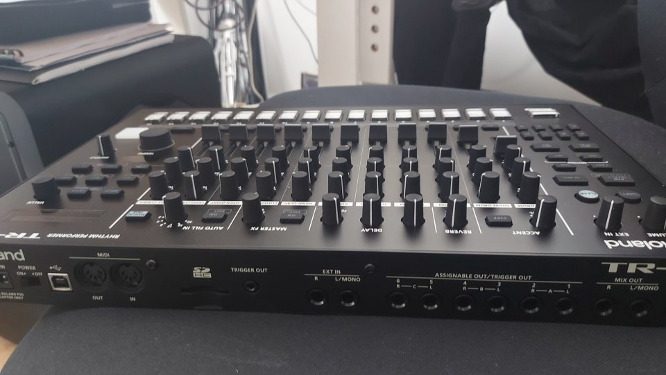 Roland TR-8S de segunda mano · Foto 3 de 5 · Gipuzkoa · 500 €