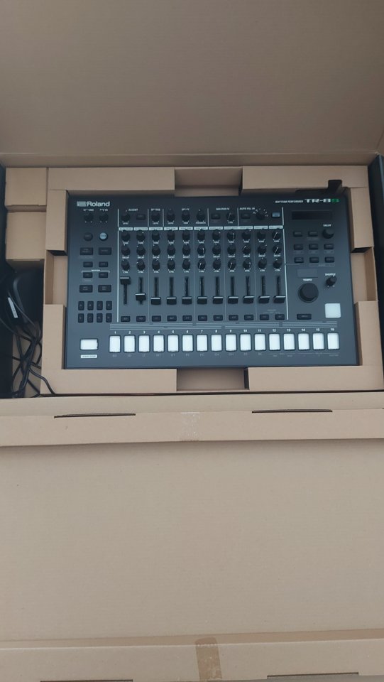 Roland TR-8S de segunda mano · Foto 5 de 5 · Gipuzkoa · 500 €