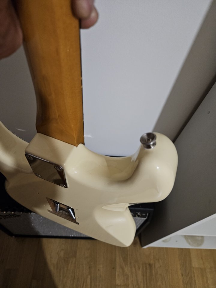 CHOLLO Fender Vintera ii 60s strat vegatrem ultra y dimarzio de segunda mano · Foto 7 de 8 · La Rioja · 600 €