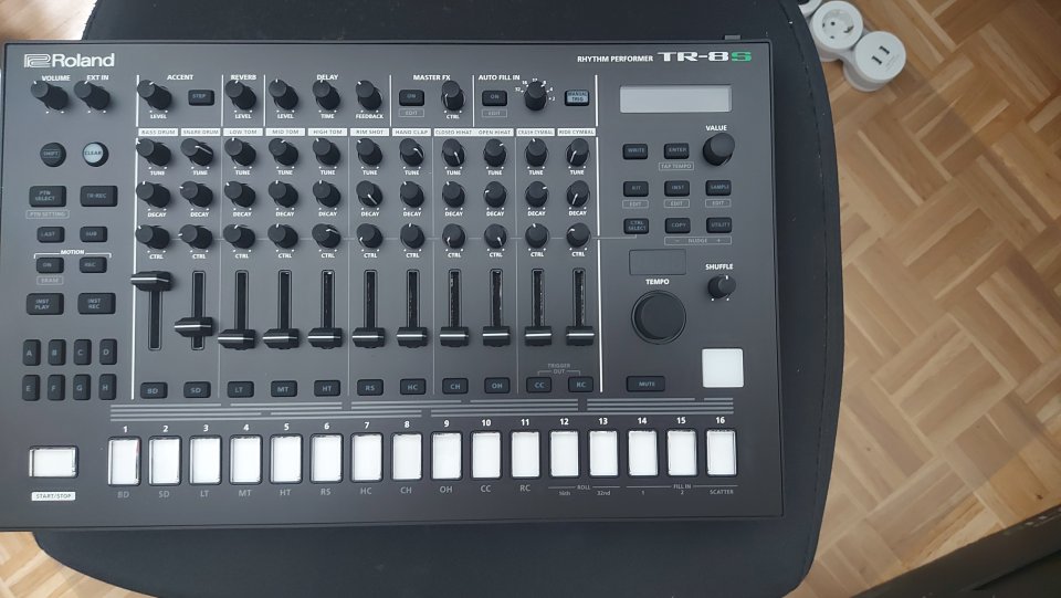 Roland TR-8S de segunda mano · Foto 2 de 5 · Gipuzkoa · 500 €