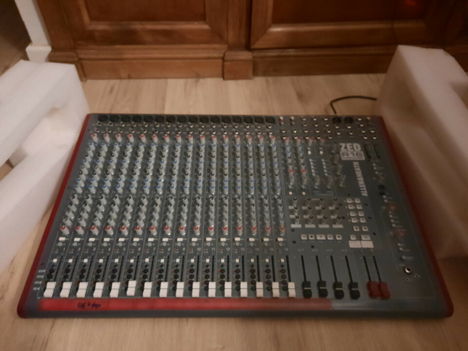 Mesa mezcla interfaz Allen & heath zed r16