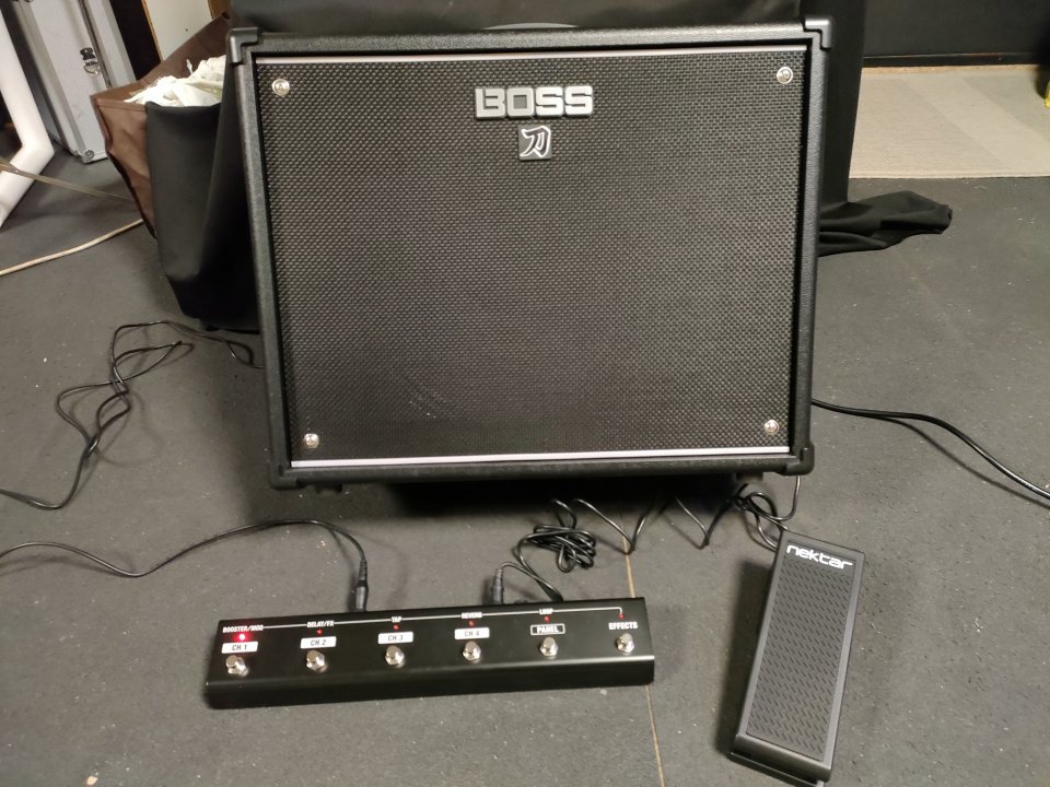 RESERVADO Boss Katana 100 Gen 3 pedalera y envío incluidos + regalo