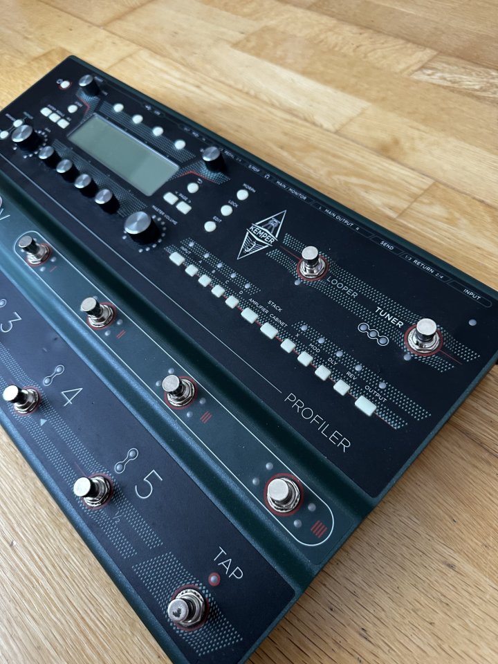 (O cambio) Kemper Stage + funda original de segunda mano · Foto 1 de 3 · Lugo · 900 €