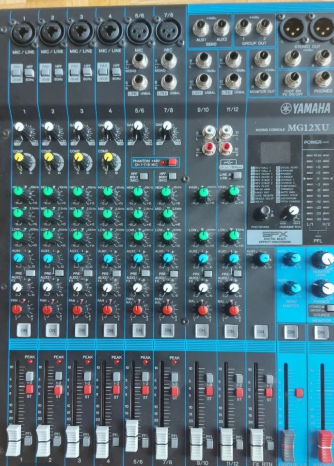 Mixer Yamaha MG12XU de segunda mano · Foto 1 de 4 · Gipuzkoa · 220 €