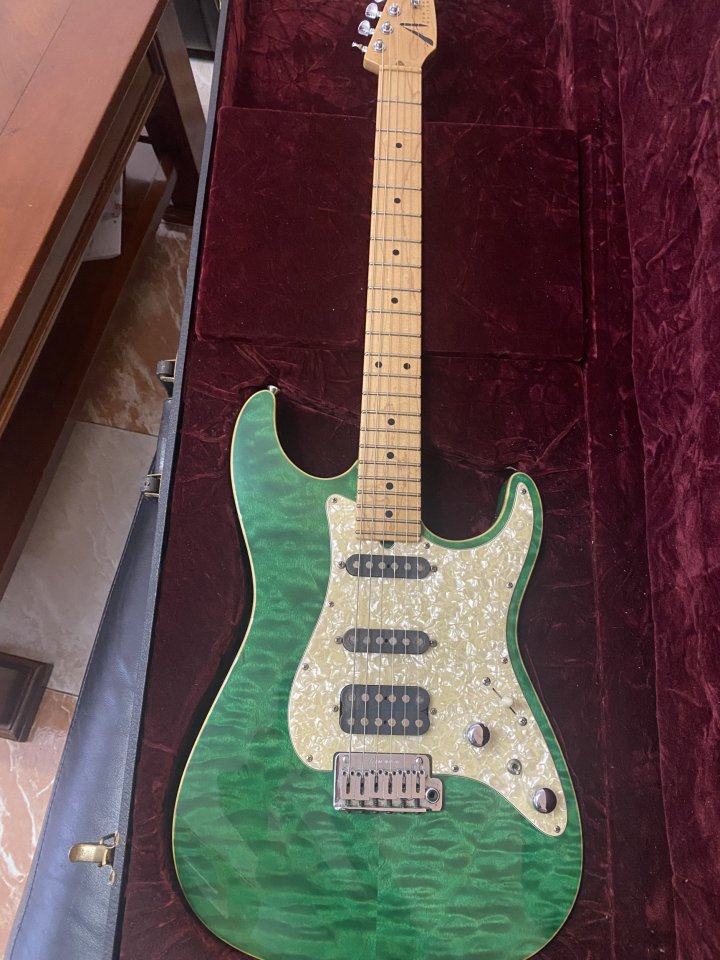 Guitarra Tom Anderson Hollow drop top classic de segunda mano · Foto 1 de 7 · Illes Balears · 3900 €