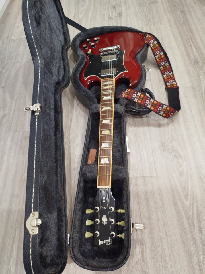 Gibson sg standard del 2001 de segunda mano · Foto 4 de 4 · A Coruña · 1200 €