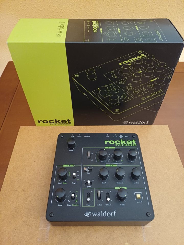 Sintetizador Waldorf Rocket de segunda mano · Foto 1 de 3 · Valencia · 200 €