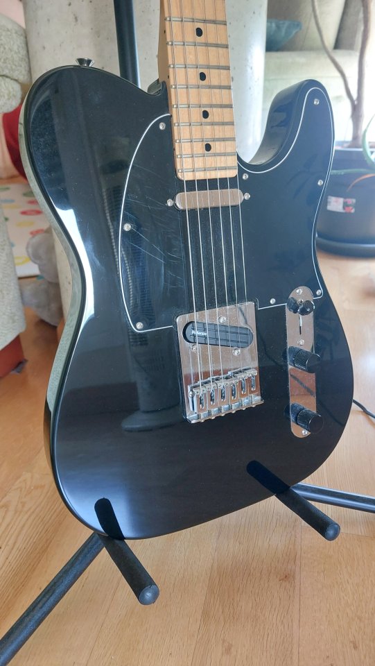 Fender Player Telecaster con Dimarzio Twang King y Tone Zone de segunda mano · Foto 1 de 8 · Palencia · 650 €