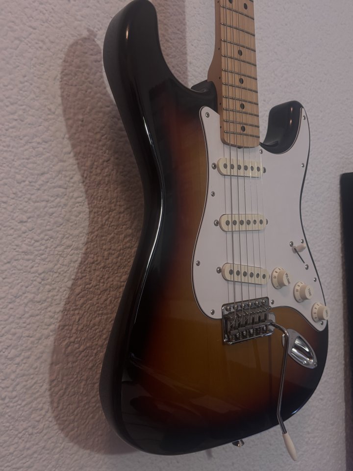 Fender Stratocaster Japan 2010 de segunda mano · Foto 5 de 6 · Barcelona · 896 €