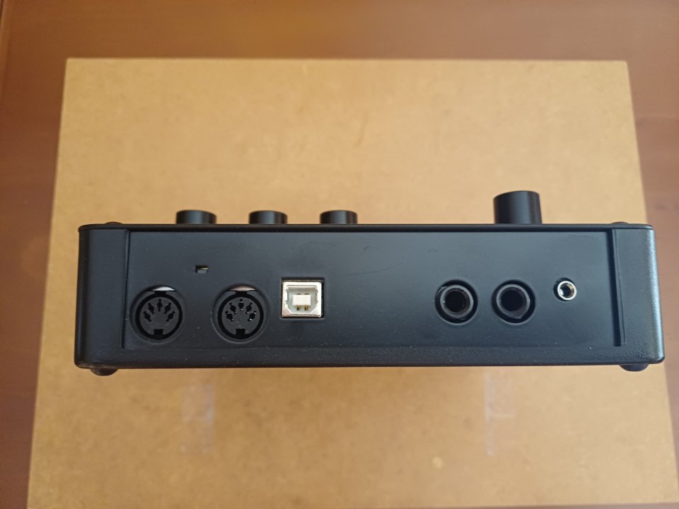 Sintetizador Waldorf Rocket de segunda mano · Foto 3 de 3 · Valencia · 200 €