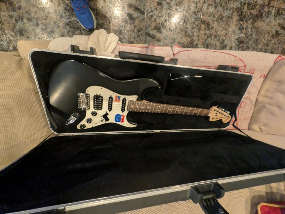 Fender Stratocaster Highway One HSS (USA) - ¡A ESTRENAR / ESTADO DE COLECCIÓN! de segunda mano · Foto 3 de 7 · Toledo · 1595 €