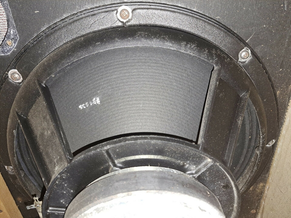 Altavoz Bajo y Guitarra Celestion G15B-100 de segunda mano · Foto 4 de 6 · Pontevedra · 90 €