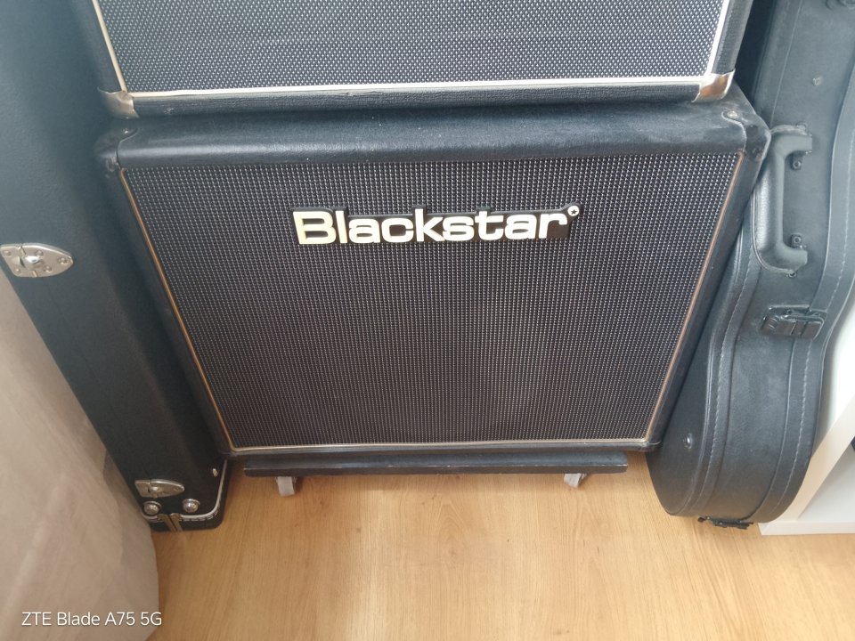 Pantalla BLACKSTAR 1*12 de segunda mano · Foto 1 de 2 · Ávila