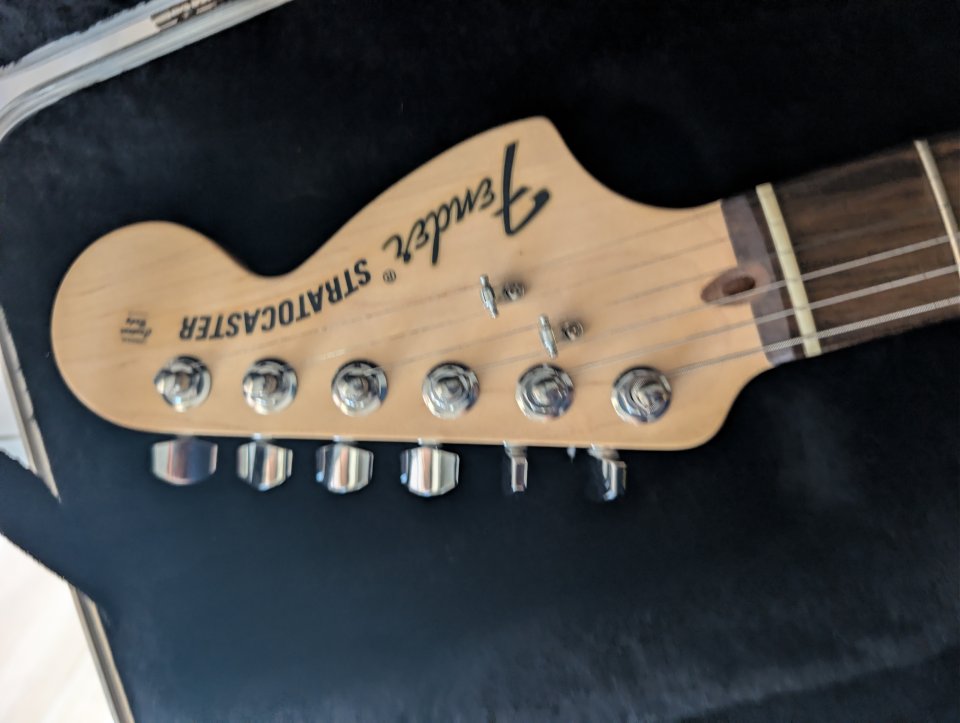 Fender Stratocaster Highway One HSS (USA) - ¡A ESTRENAR / ESTADO DE COLECCIÓN! de segunda mano · Foto 6 de 7 · Toledo · 1595 €