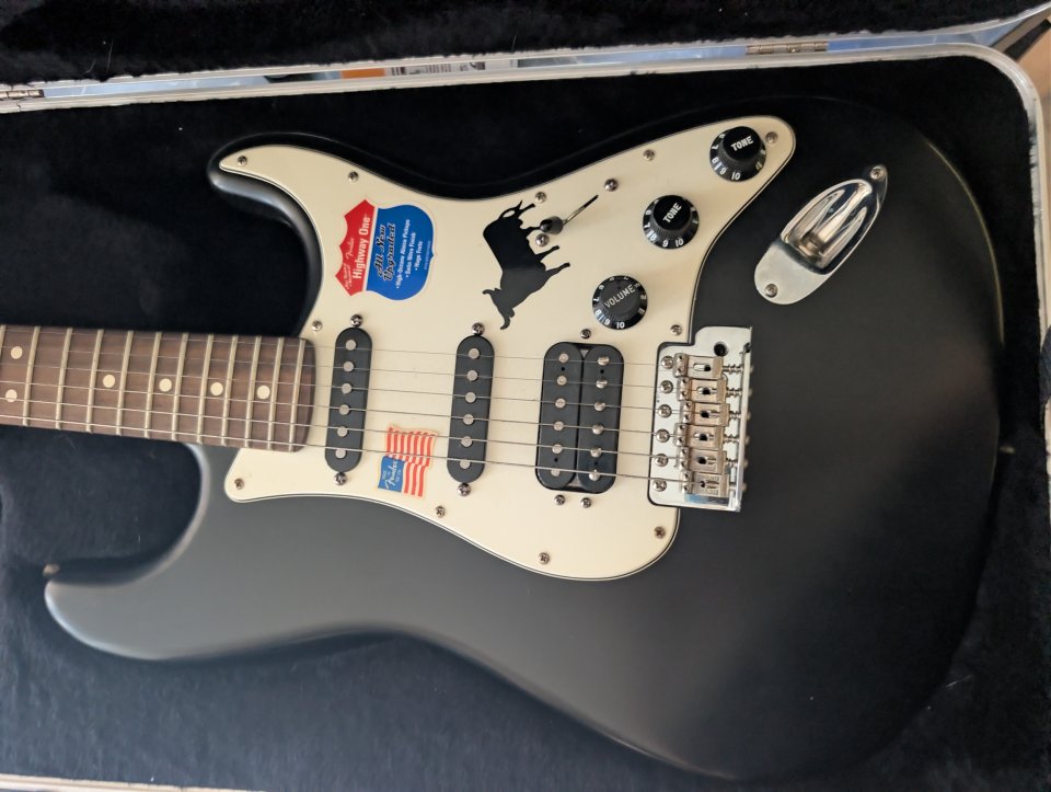 Fender Stratocaster Highway One HSS (USA) - ¡A ESTRENAR / ESTADO DE COLECCIÓN! de segunda mano · Foto 7 de 7 · Toledo · 1595 €