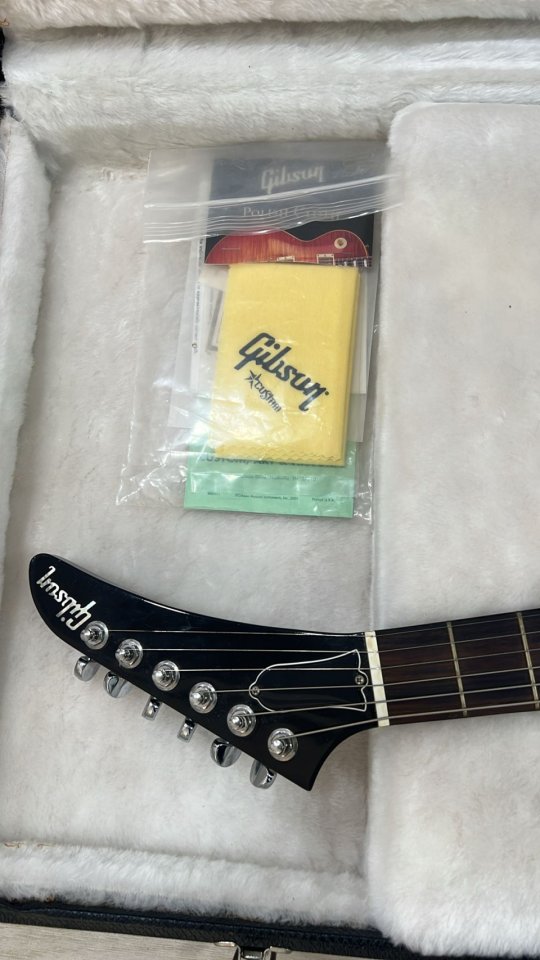 Vendo Gibson Explorer '76 (fabricada en 2008). Incluye estuche original. de segunda mano · Foto 8 de 10 · Melilla · 1750 €