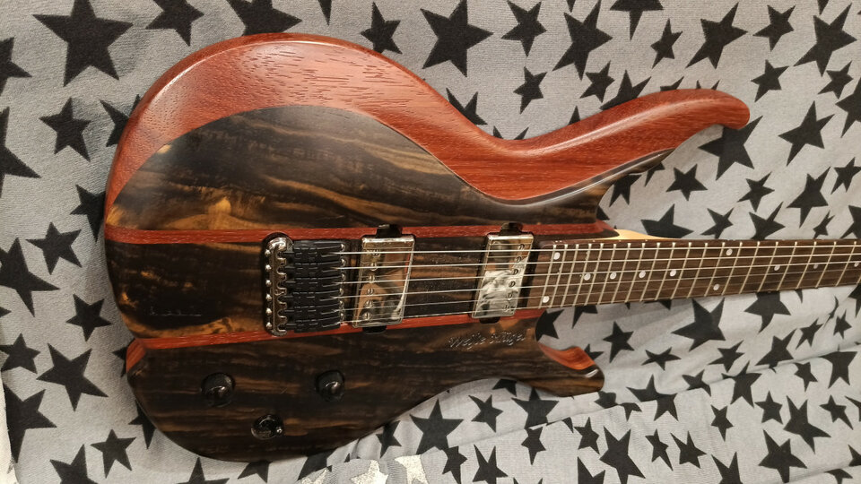 CUERPO guitarra WEISSE HÜGEL KORALLE + extras .