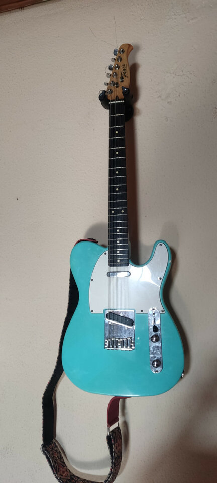 Fenix Telecaster By Young Chang de los 90 con estuche